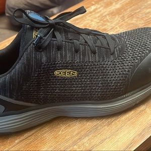 Keen steel toe shoes